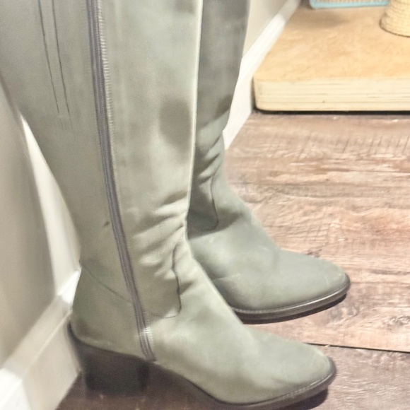 Gray Duo Boots in “Henrietta” size 6.5/wide calf - Picture 6 of 8